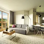 Cristal By Zdrojowa Apartmanhotel 4*