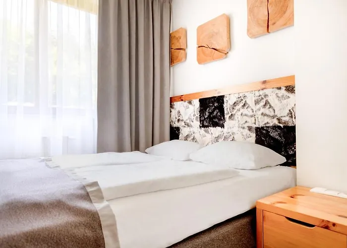 Cristal By Zdrojowa アパートホテル シクラルスカ・ポレンバ