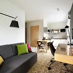 Aparthotel Cristal By Zdrojowa 4*