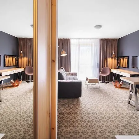 Cristal By Zdrojowa Apartmanhotel 4*