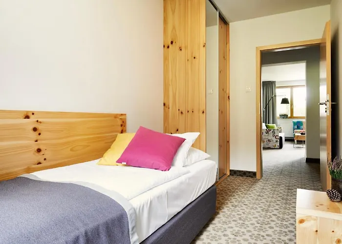 Aparthotel Cristal By Zdrojowa 4*