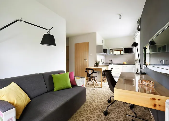 Aparthotel Cristal By Zdrojowa 4*