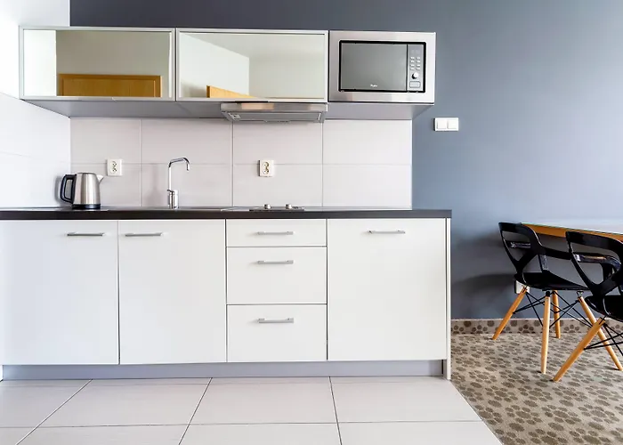 Aparthotel Cristal By Zdrojowa 4*